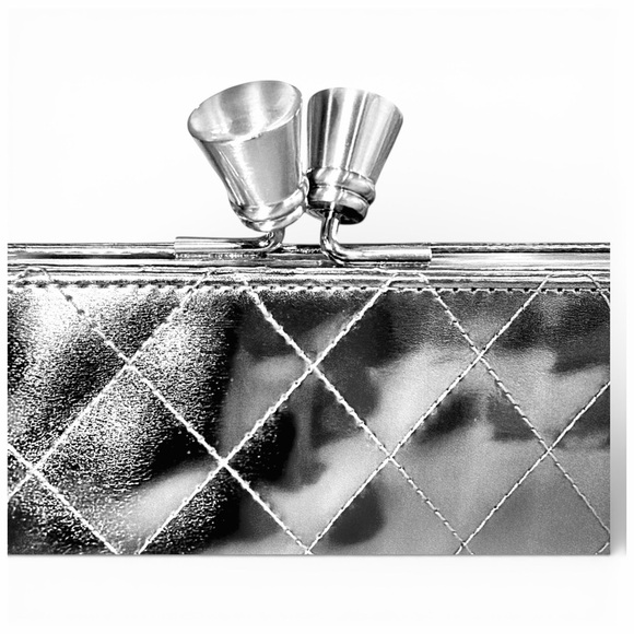 Sondra Roberts Women’s Quilted Metallic Clutch w/ Removable Chain Strap - Picture 11 of 12